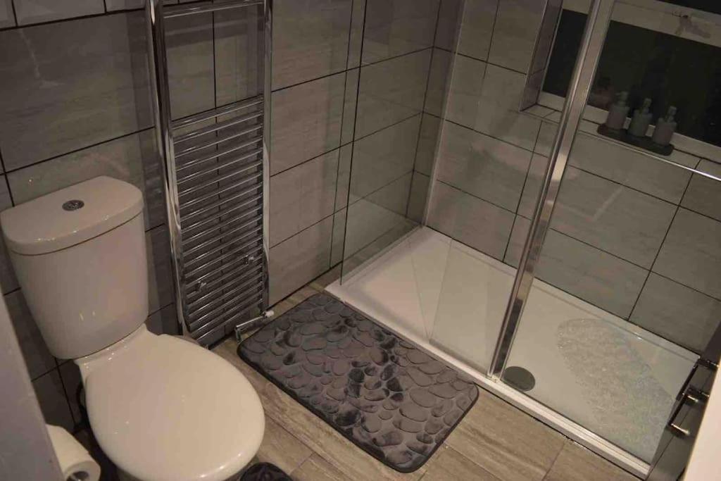 Unique 4 Bed House In Derby Perfect For Contractors And Families Villa ภายนอก รูปภาพ