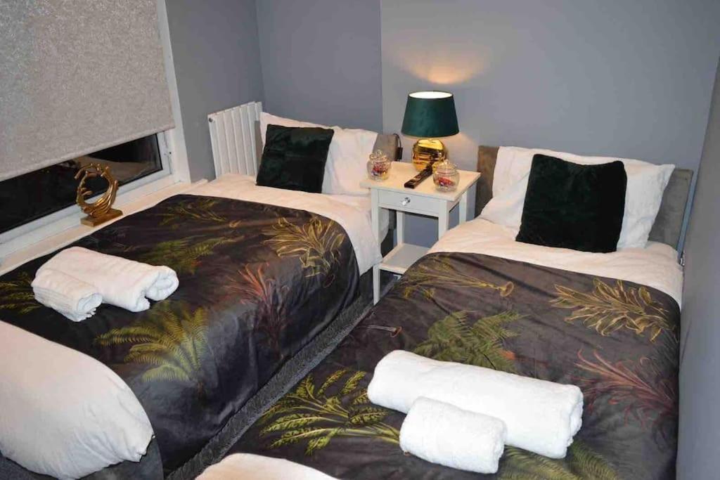 Unique 4 Bed House In Derby Perfect For Contractors And Families Villa ภายนอก รูปภาพ